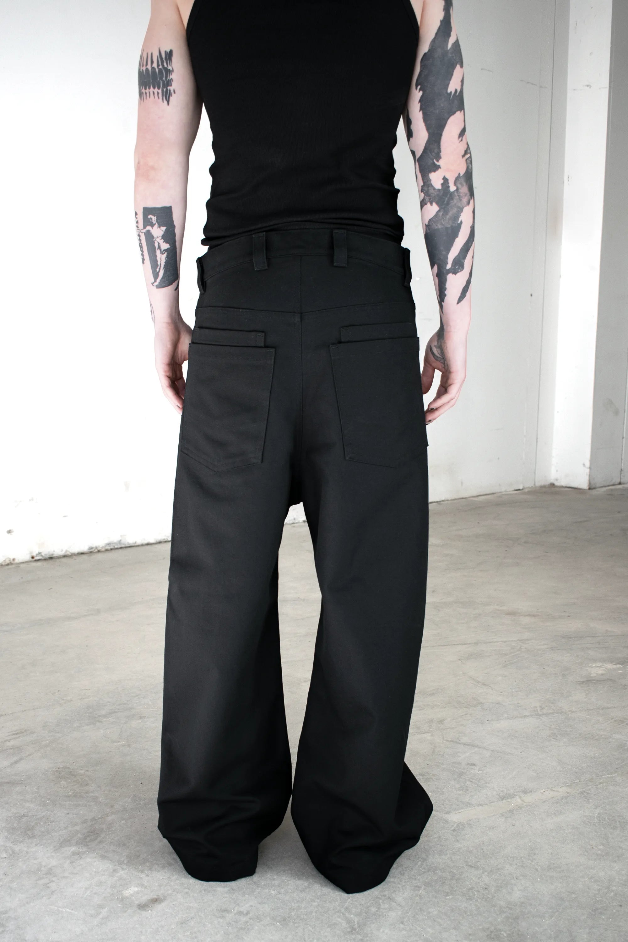 BLACK WIDE PANTS