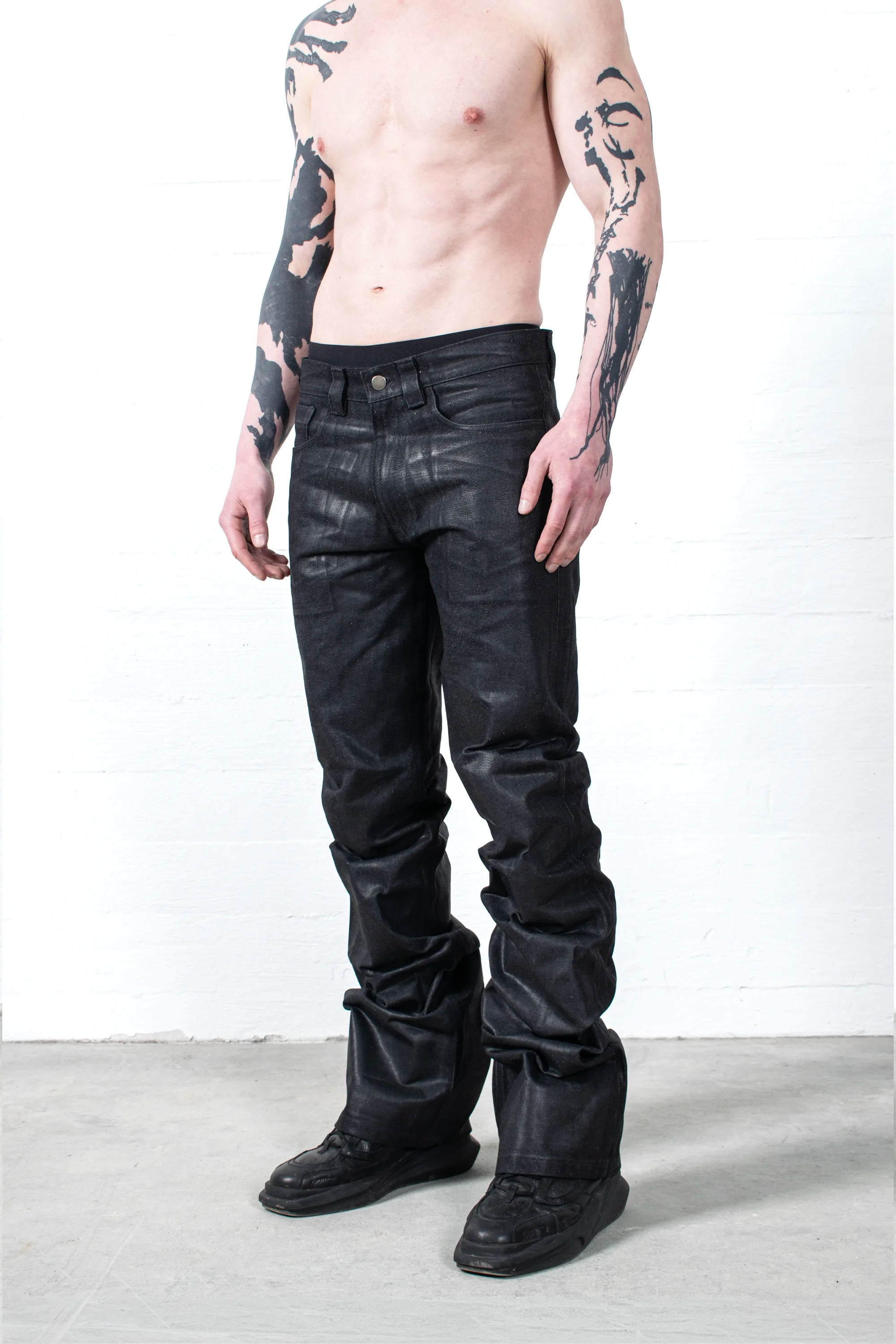 WAXED STACKED JEANS
