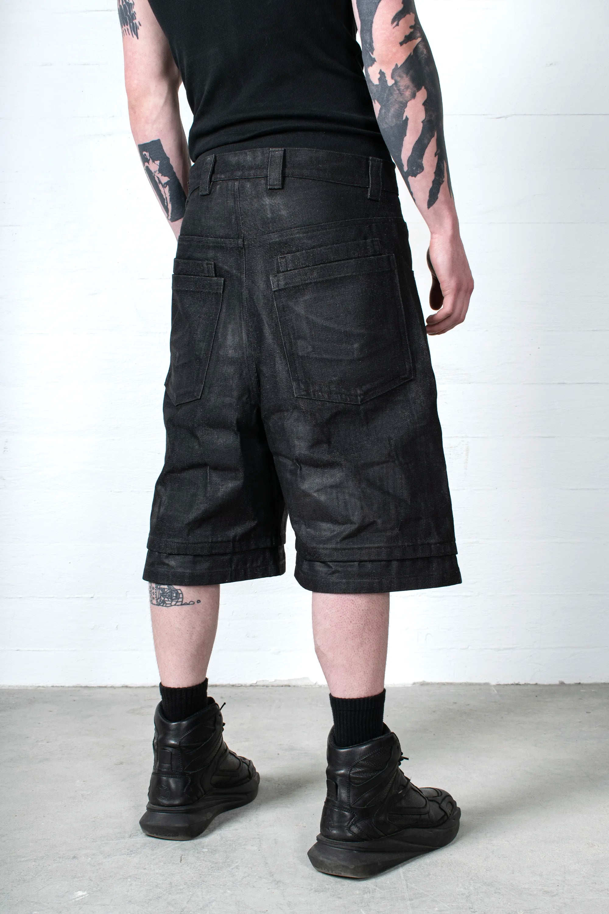 WAXED LAYERED SHORTS
