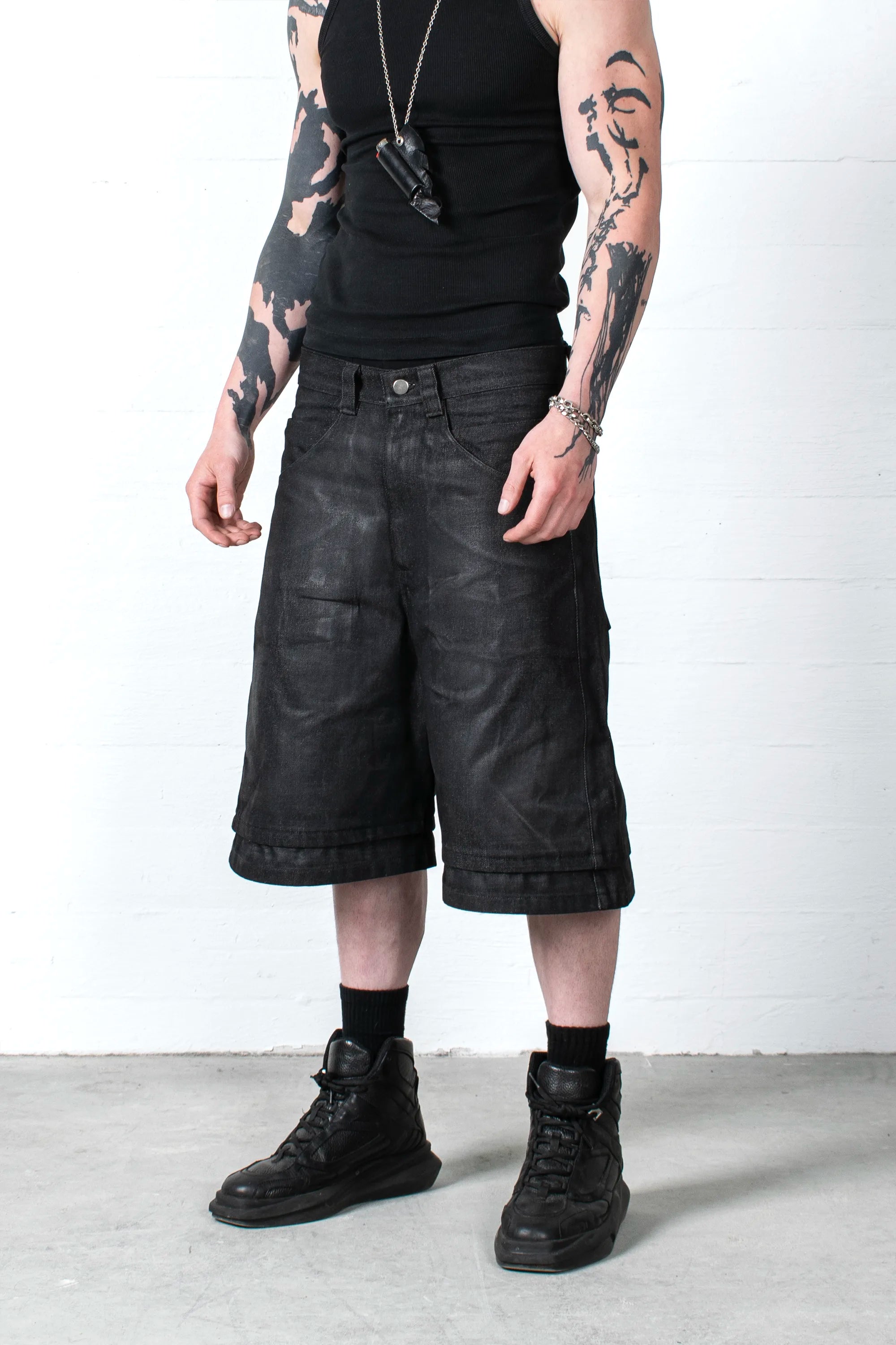 WAXED LAYERED SHORTS